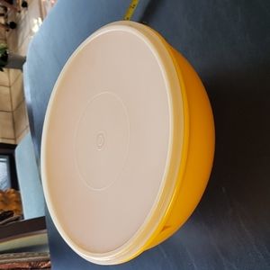 Tupperware 12inch bowl with lid